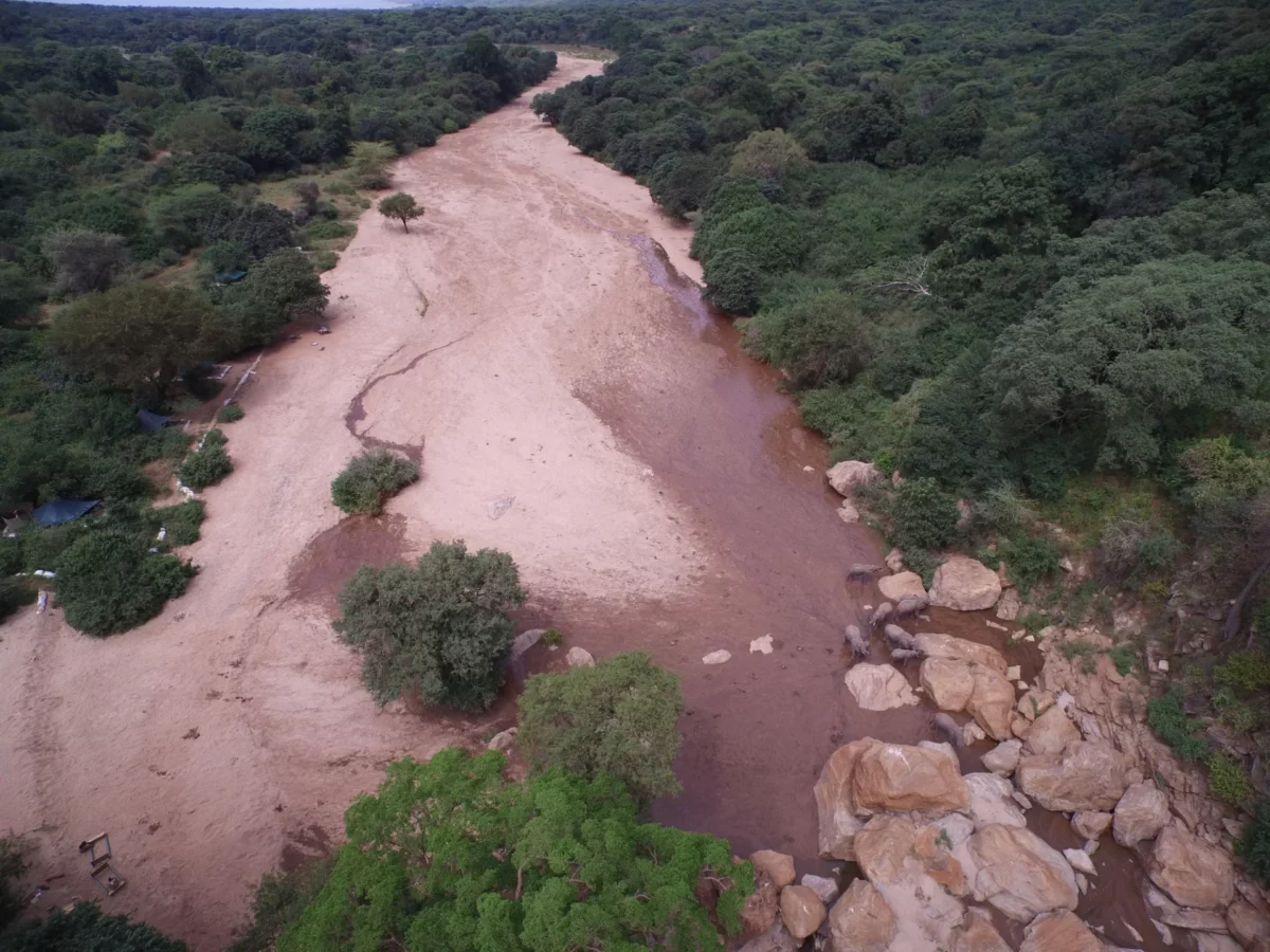 csm_Wayo-Manyara-Green-Camp-Endabash-Flussbett-Wayo-Africa-2880x2160-uvwxyz_31c2b14fa4.jpg