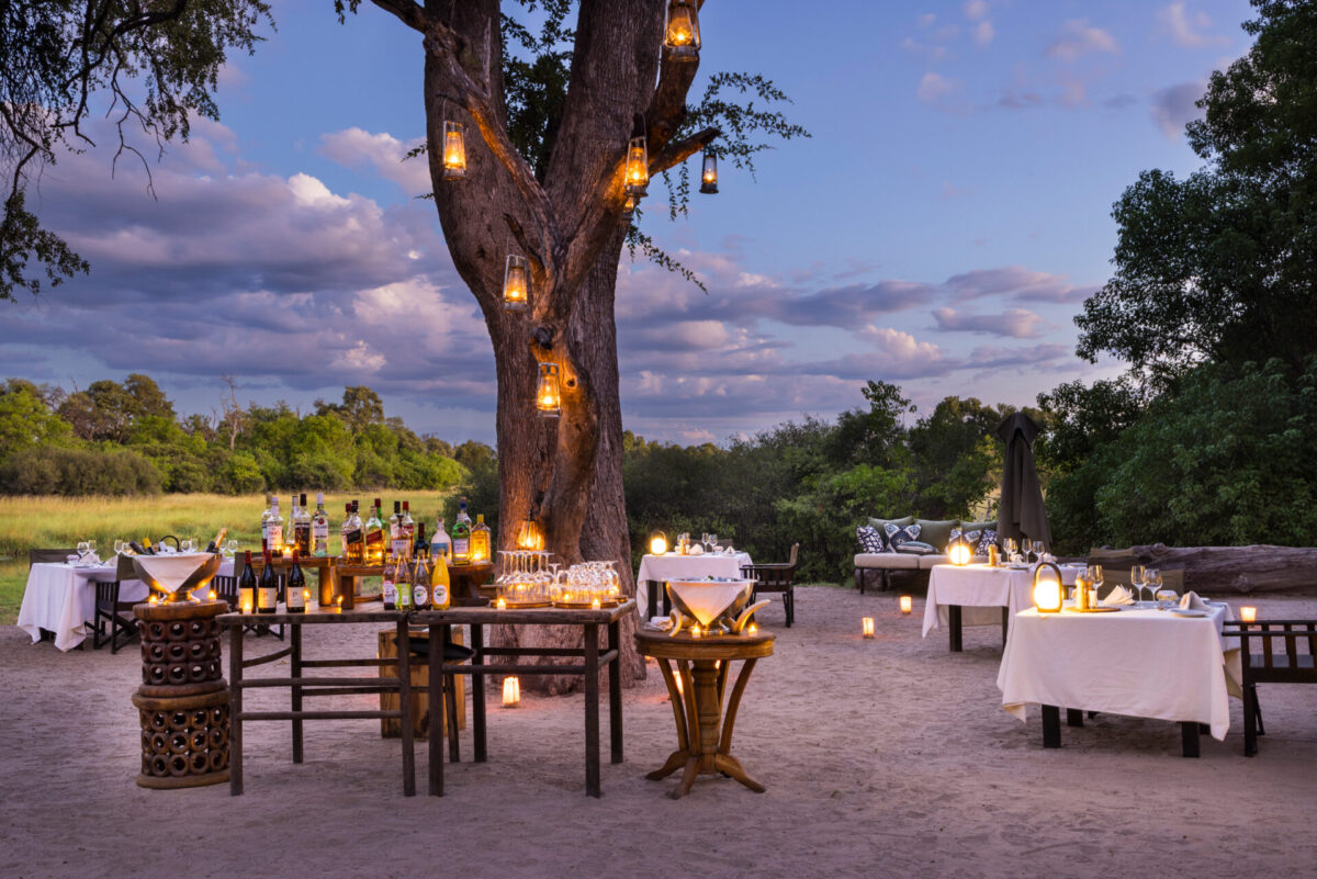 machaba-safaris-web-botswana-machaba-camp-gallery-dining-outdoors