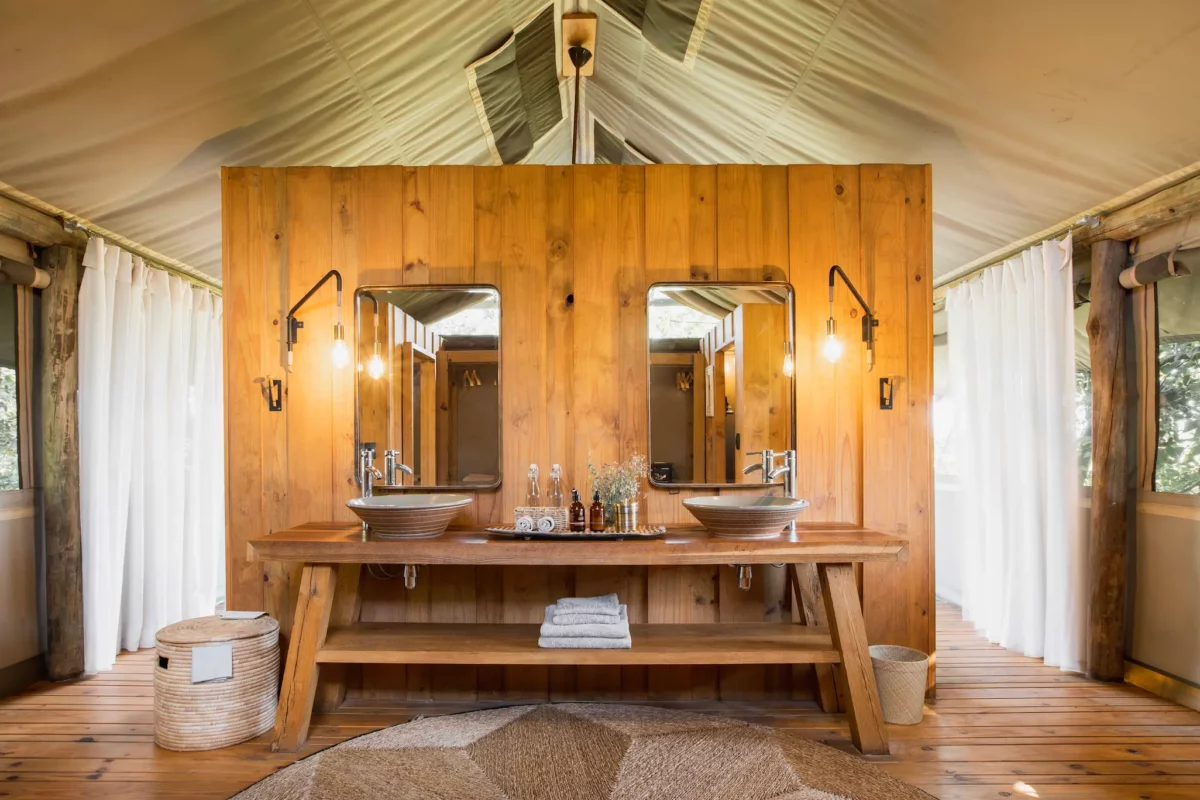 Bots_Sable Alley_Guest Tent Bathroom 2