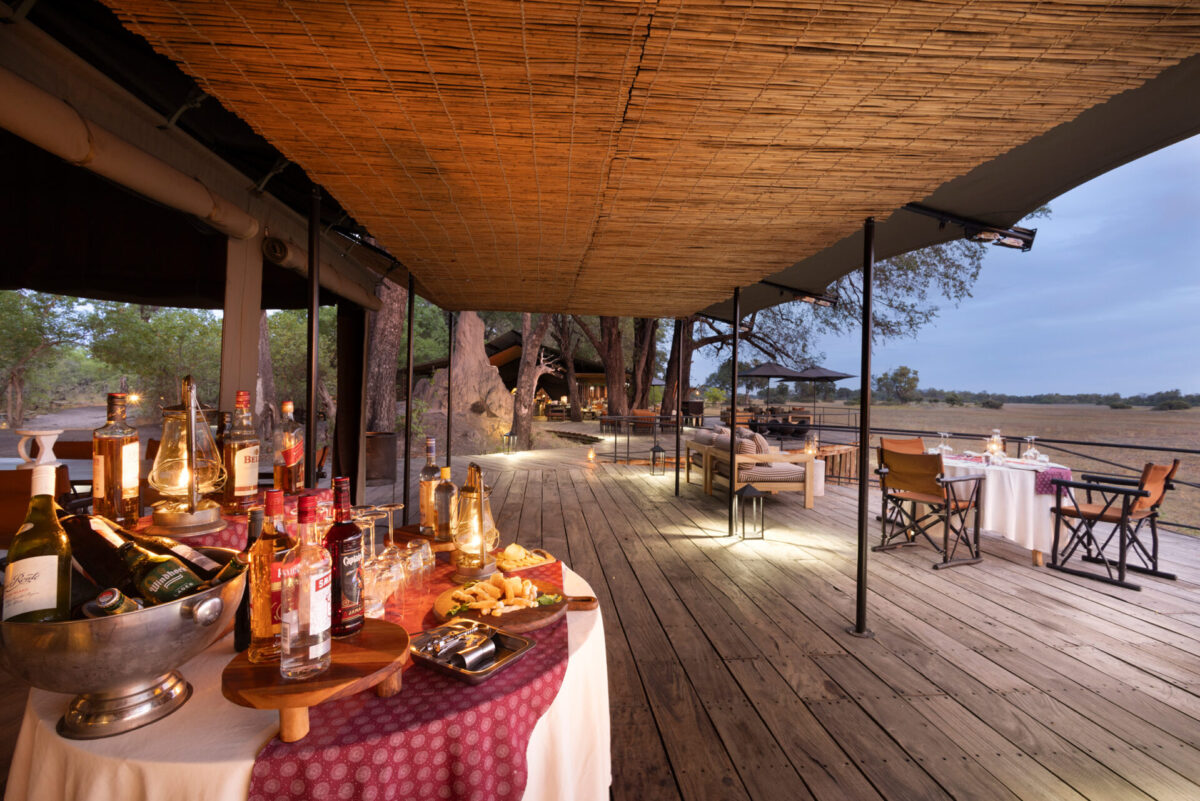 machaba-safaris-web-kiri-camp-gallery-dining-area